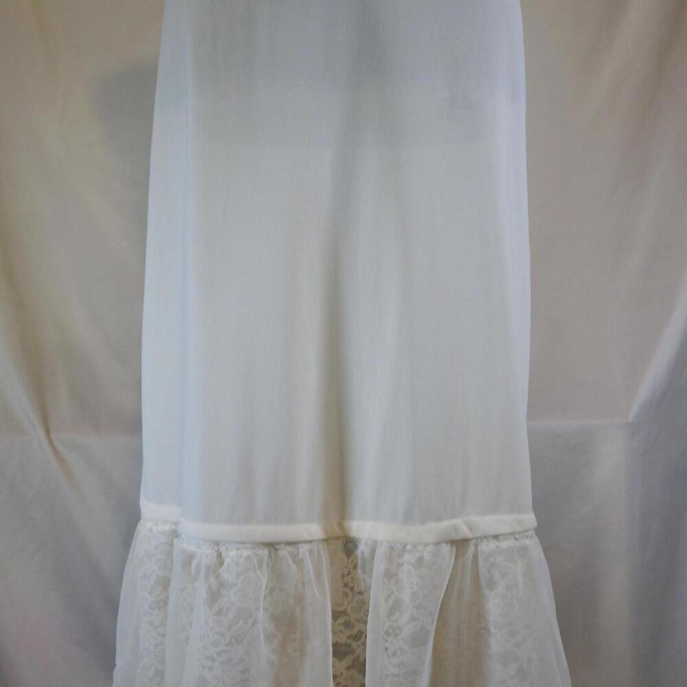 Aristocraft Women's Cream Slip Skirt with Ruffle Hem